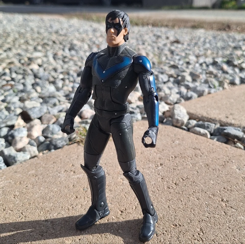 Mattel Batman Missions Nightwing action figure - Picture 8 of 9